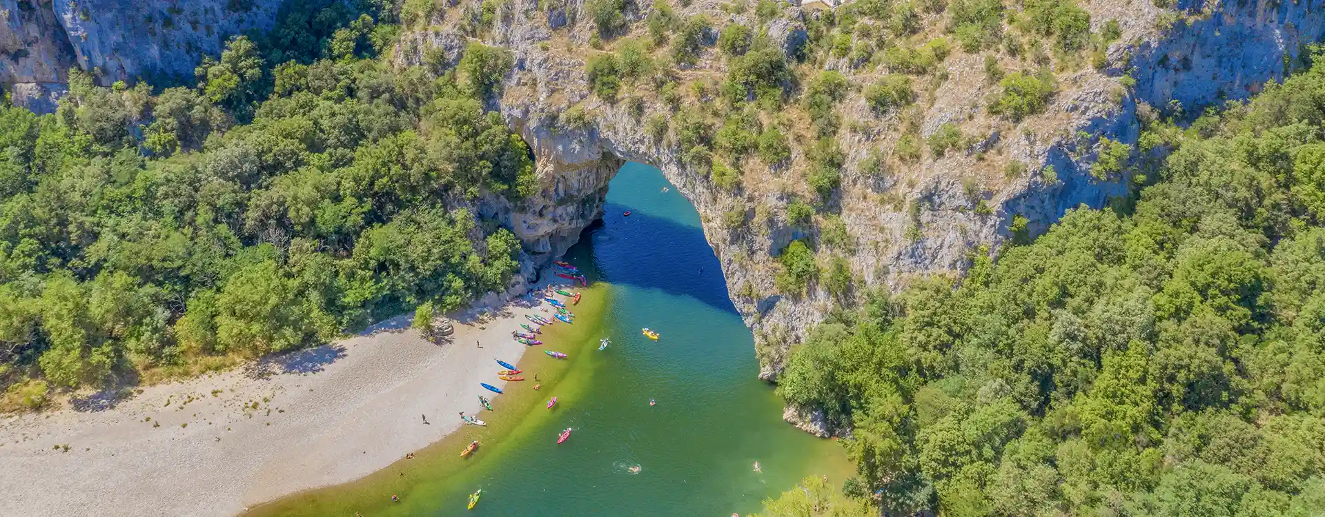 Faire du canoë à Vallon Pont d’Arc