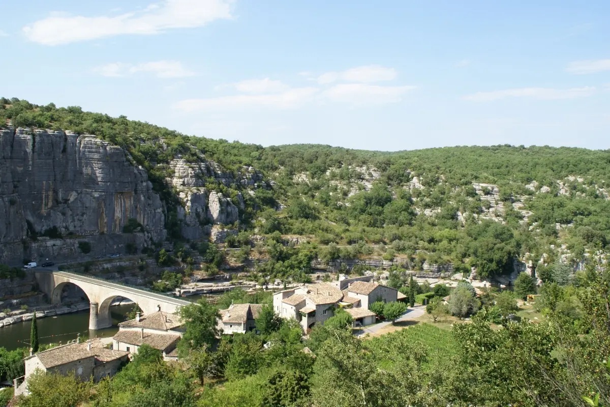 paysage proche camping chauzon