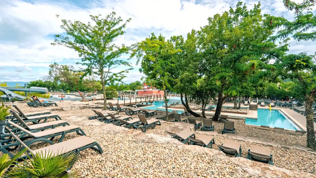 vallon pont darc piscine camping ardeche