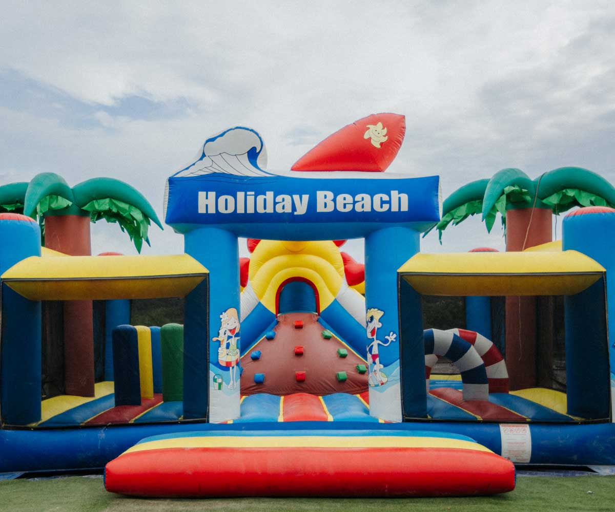 chateau gonflable aluna vacances